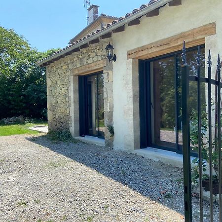 Bien Plus Qu'Une Chambre D'Hote Un Lodge Avec Kitchinette Terrasse Et Jardin Prive Clos Lasserre  Dış mekan fotoğraf